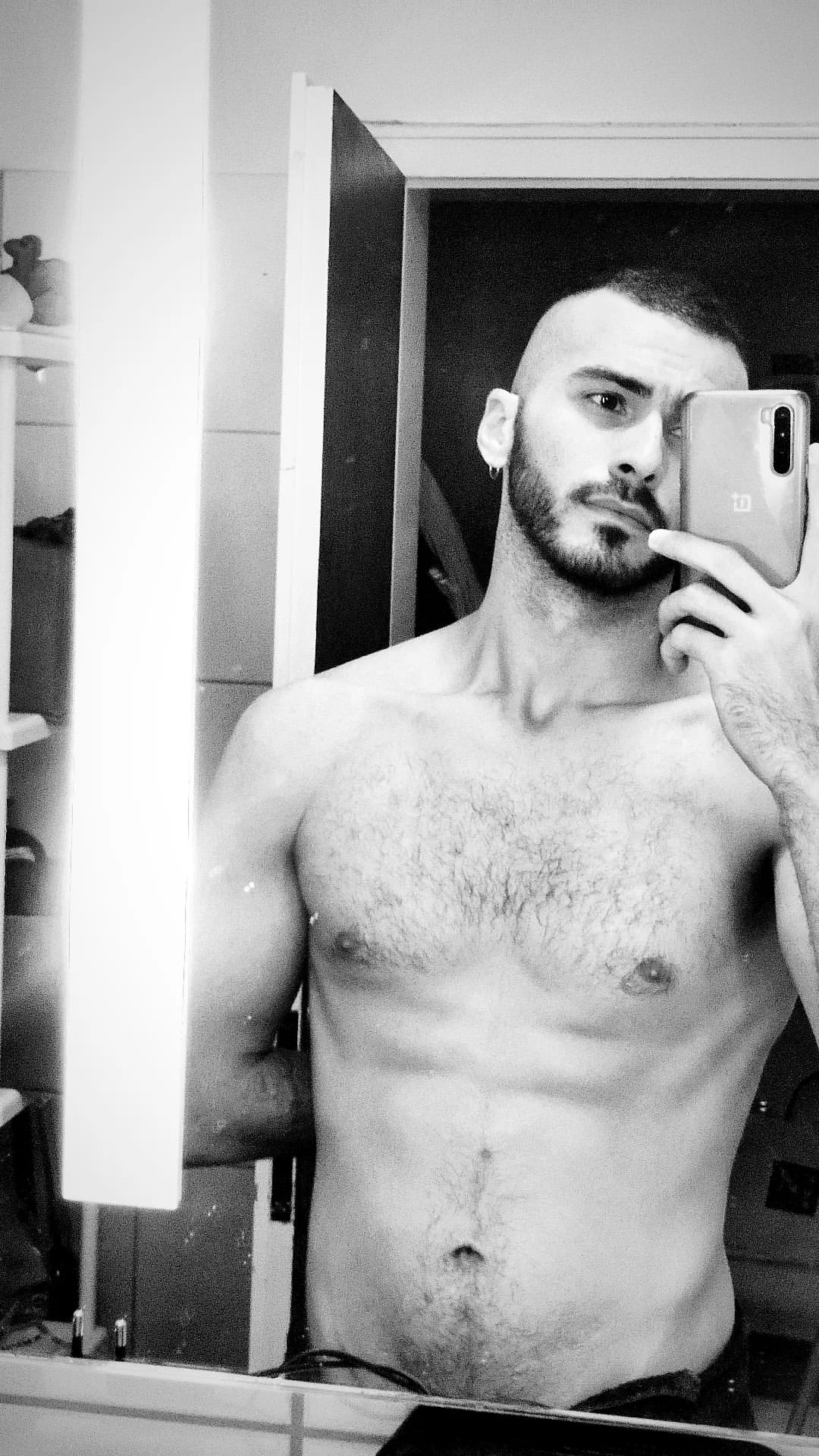 Yanis from Amsterdam: Moroccan hottie in exhibitionist mode ...